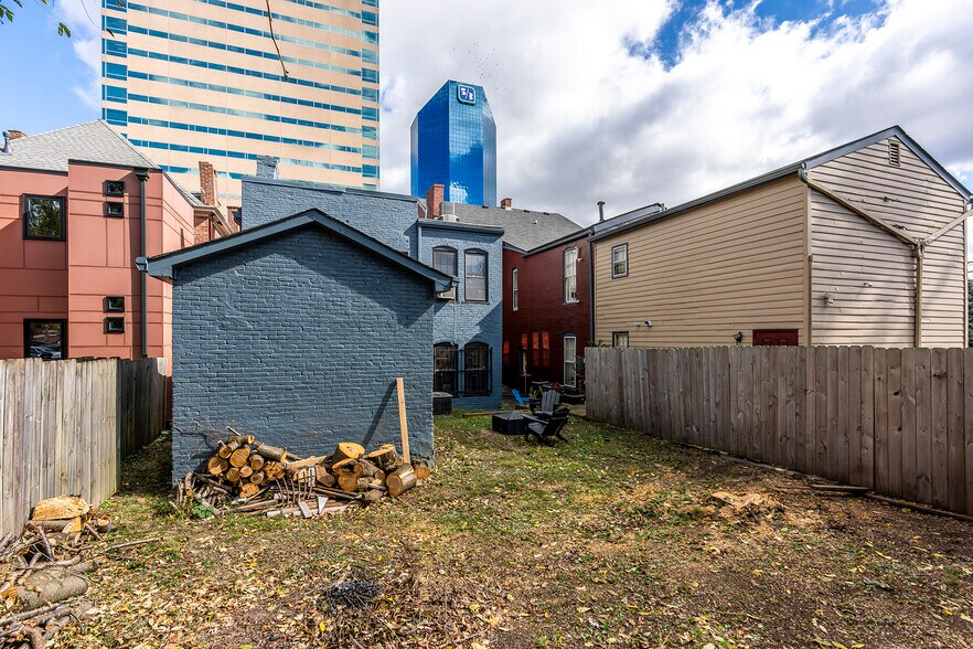 More Photos Of 302 W High St, Lexington Office Residential For Sale