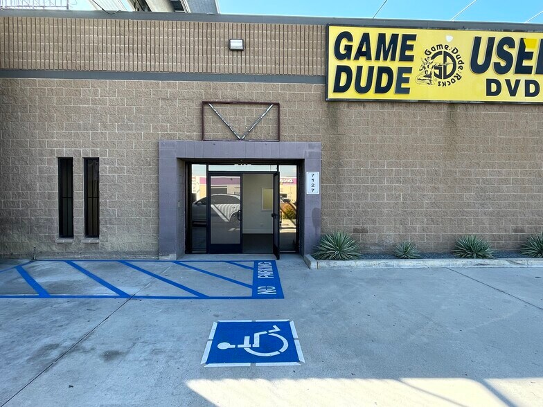 More Photos Of 7127 Laurel Canyon Blvd, North Hollywood Office For Lease