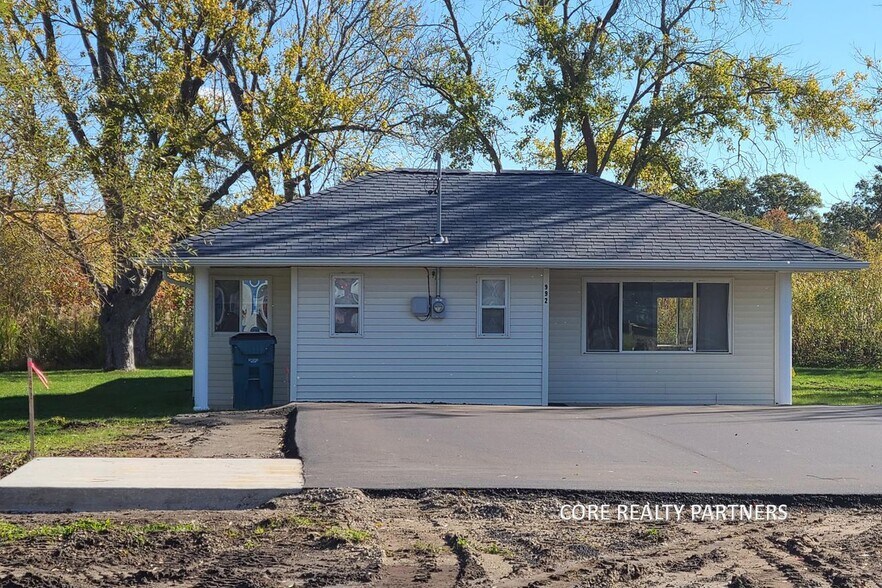 More Photos Of 992 Witham Rd, Muskegon Medical For Lease