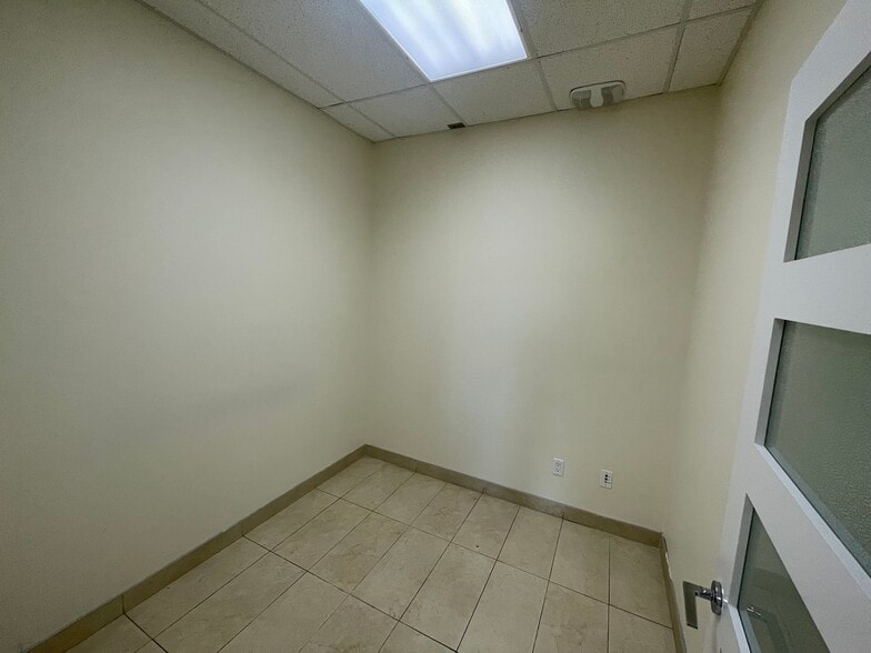 More Photos Of 6941 Ellerslie Rd Sw, Edmonton, Ab, Edmonton Storefront For Lease