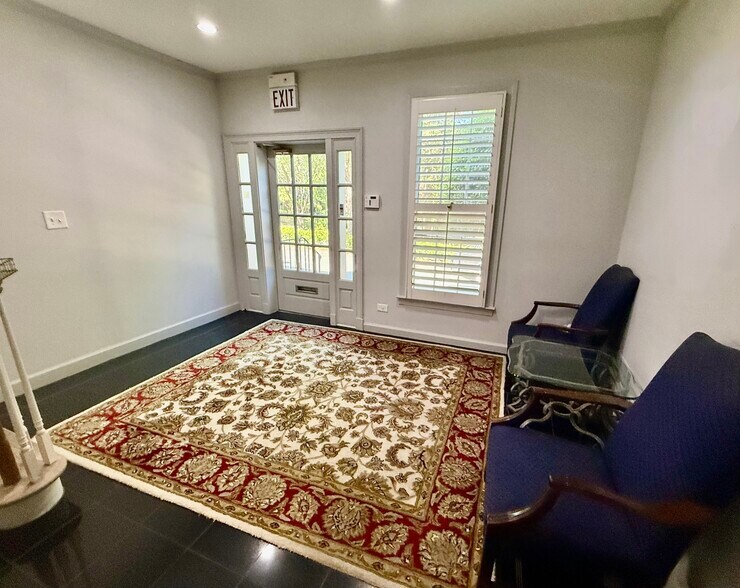More Photos Of 4 Lenox Pointe NE, Atlanta Office For Sale