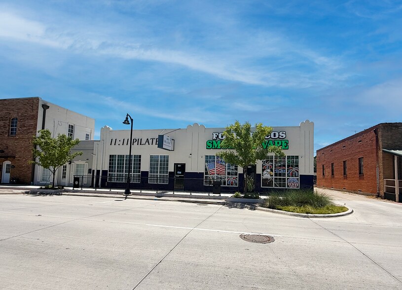 Primary Photo Of 116-118 W Irving Blvd, Irving Storefront Retail Office For Lease