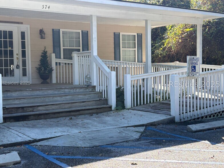 More Photos Of 574 Sea Island Pky, Saint Helena Island Office For Sale