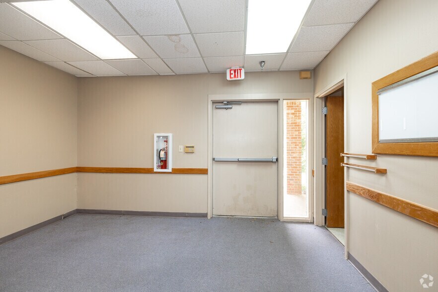 More Photos Of 1207 Azalea Pl, Brewton Medical For Lease