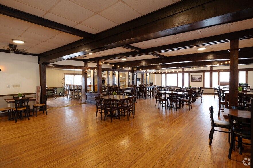 More Photos Of 13 Park Ave, Hadley Restaurant For Sale