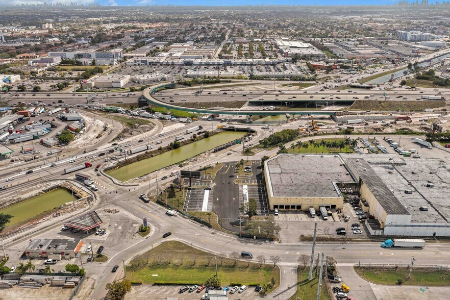 More Photos Of 8989 NW South River Dr, Medley Land For Lease