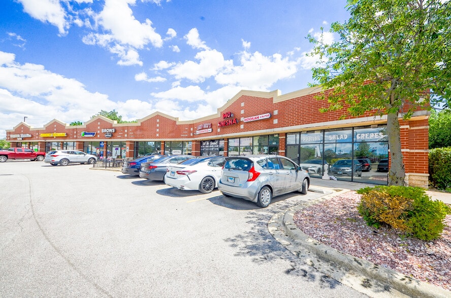 More Photos Of 425-445 Lake St, Addison Unknown For Lease