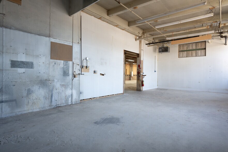 More Photos Of 4530 Germantown Ave, Philadelphia Warehouse For Lease