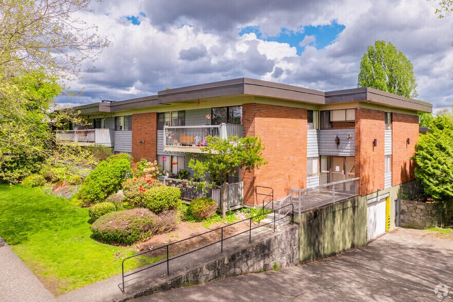 Primary Photo Of 2600 49th Av E, Vancouver Apartments For Sale