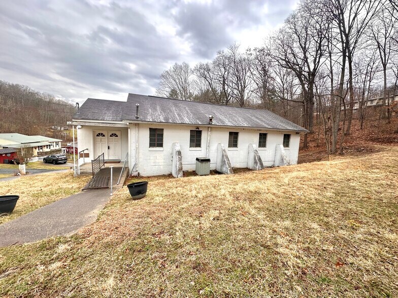 More Photos Of 105 Smith St, Beckley Religious Facility For Sale