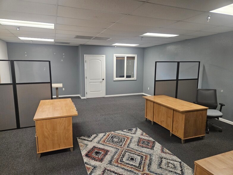 More Photos Of 400-490 Lincoln Blvd, Lincoln Unknown For Lease