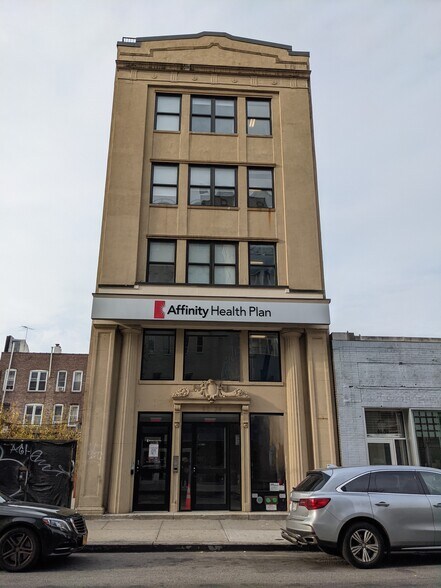 More Photos Of 90-34 161st St, Jamaica Office For Lease