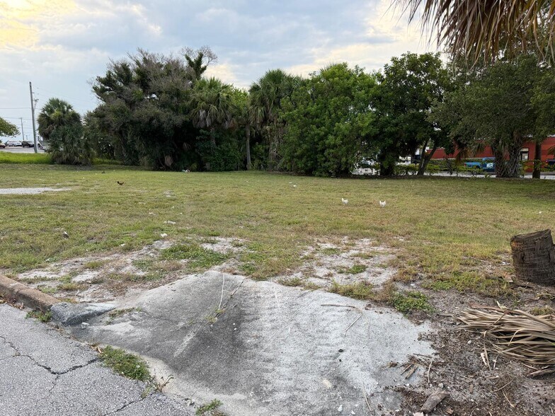 More Photos Of 408 Avenue E, Fort Pierce Land For Sale