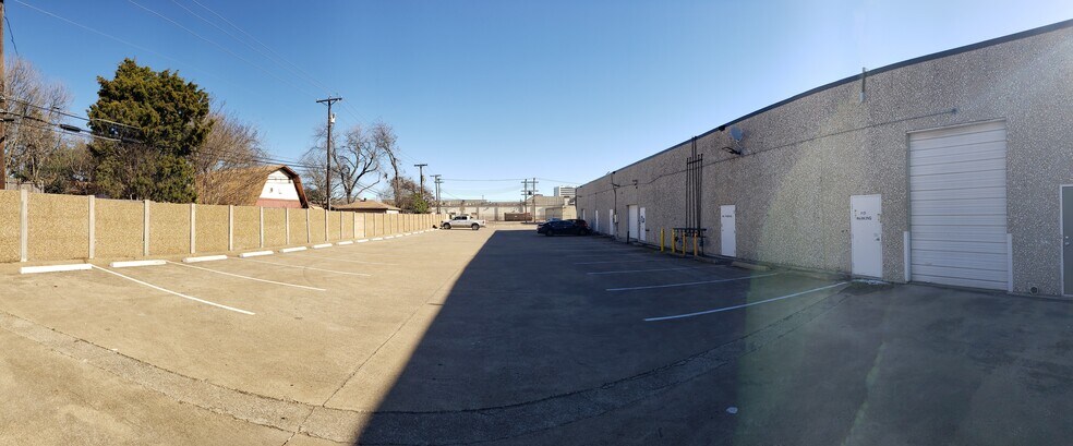 More Photos Of 318 S Central Expy, Richardson Unknown For Lease
