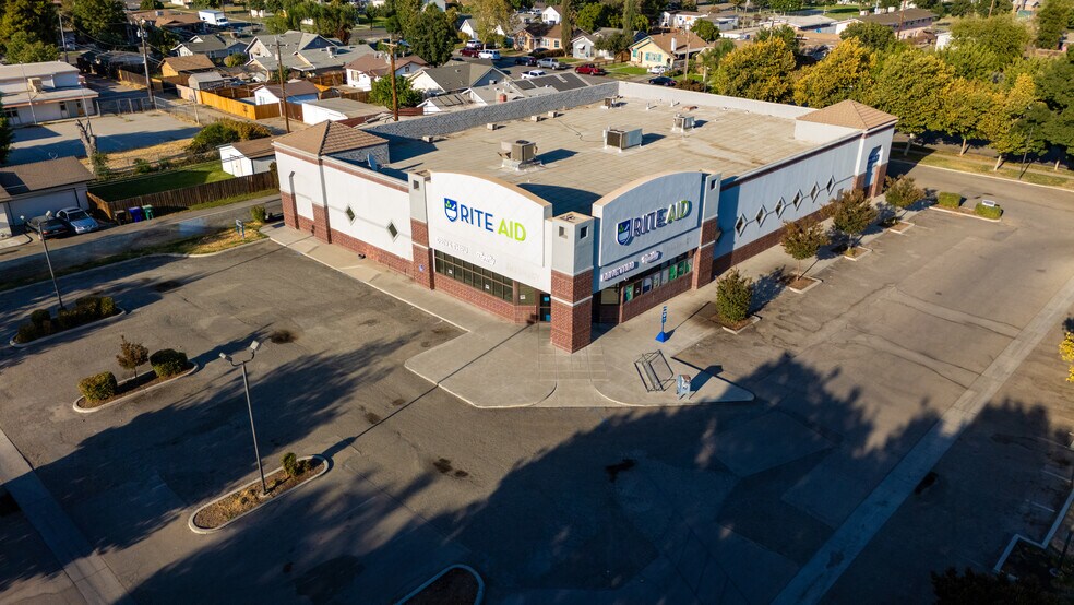 More Photos Of 1500 Whitley Ave, Corcoran Drugstore For Lease