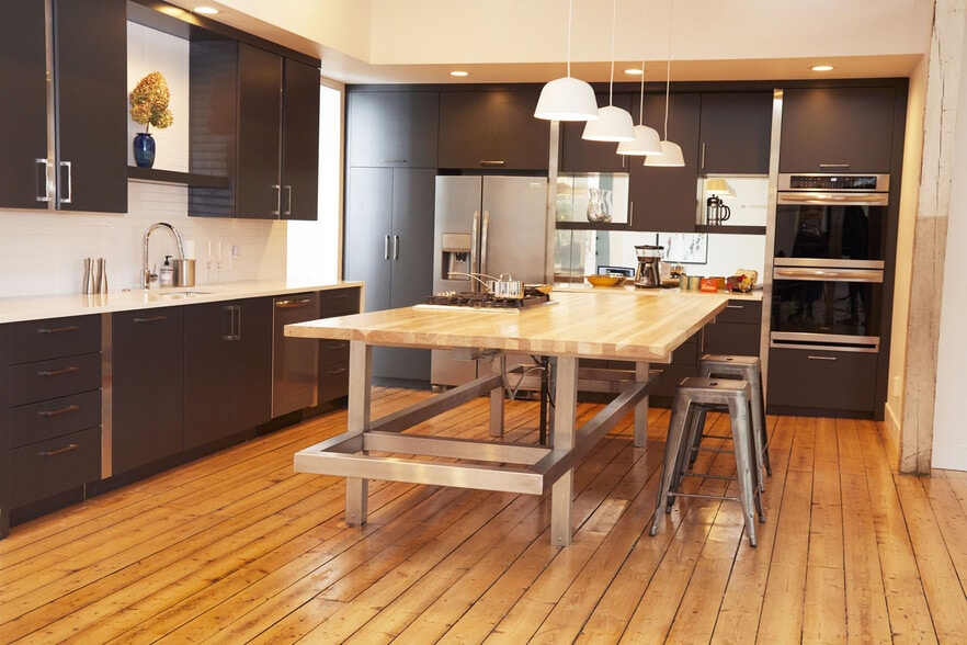 More Photos Of 76 Prince St, Kingston Storefront Retail Office For Sale