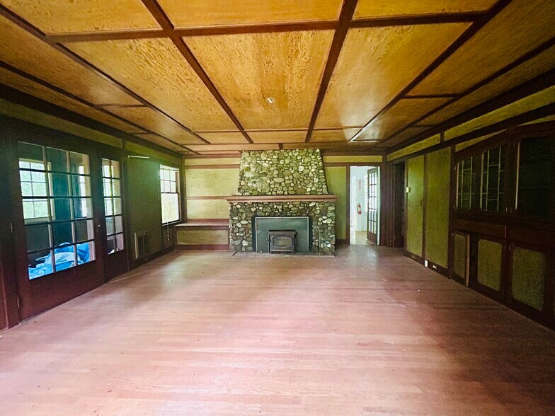 More Photos Of 1190 N Tenmile Lk, Lakeside Trailer Camper Park For Sale