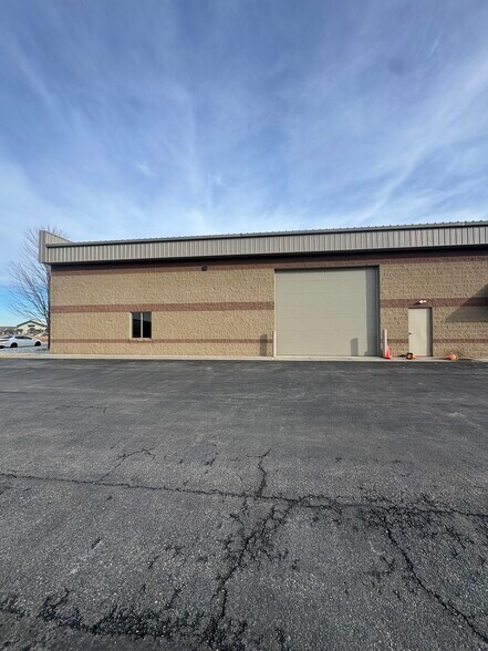 More Photos Of W5037 Amy Ave, Kaukauna Service For Lease