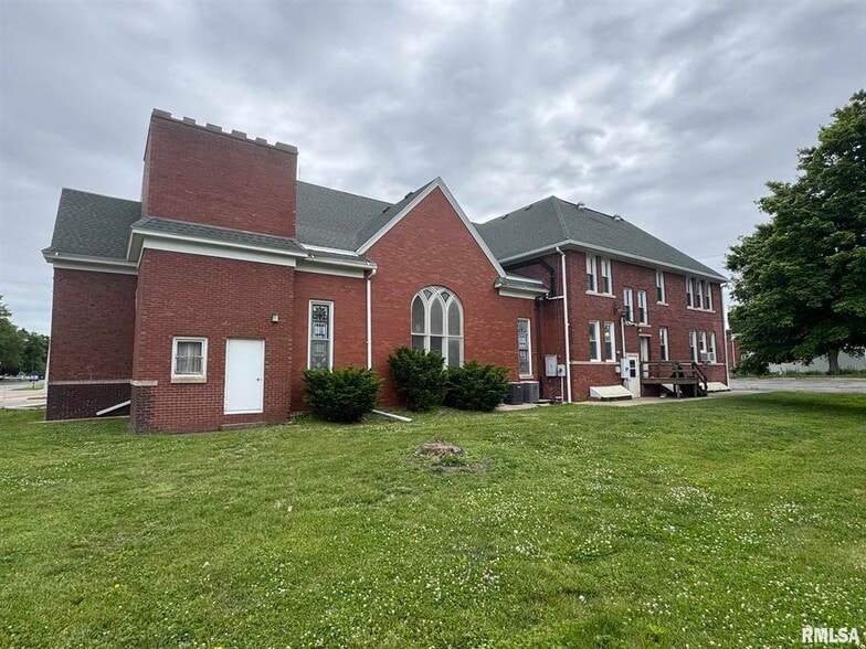 More Photos Of 170 W Hurst St, Bushnell Religious Facility For Sale