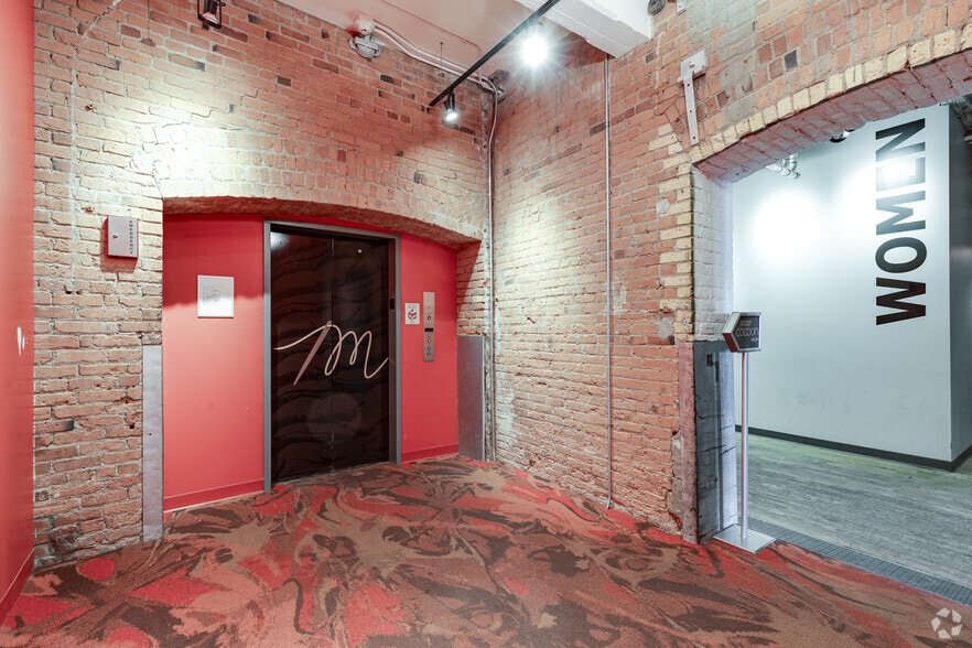 More Photos Of 861 E Hennepin Ave, Minneapolis Manufacturing For Lease