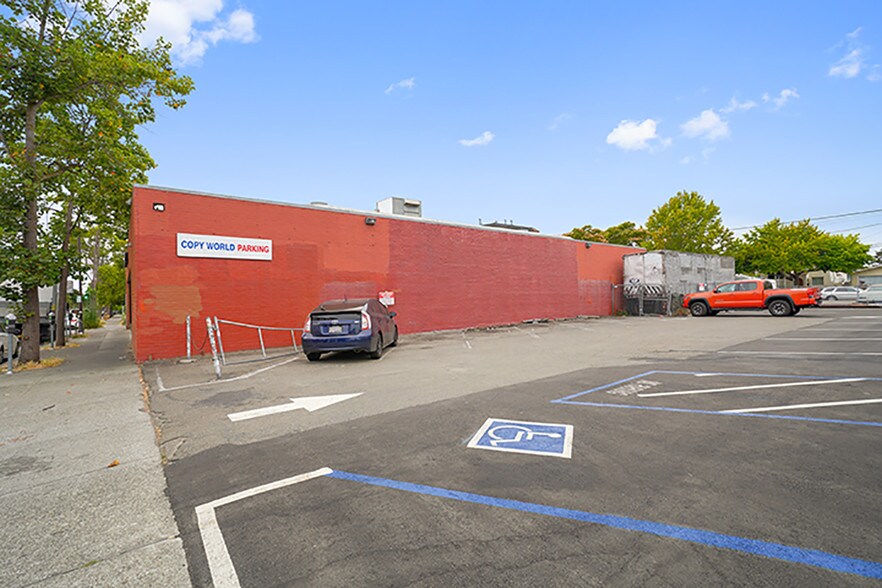More Photos Of 1375 University Ave, Berkeley Freestanding For Lease