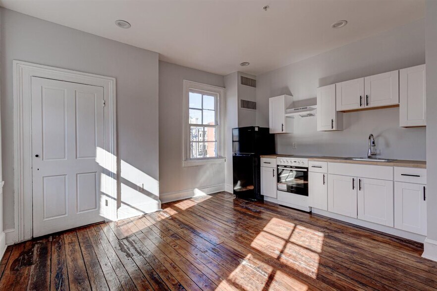 More Photos Of 2116 N Charles St, Baltimore Apartments For Sale