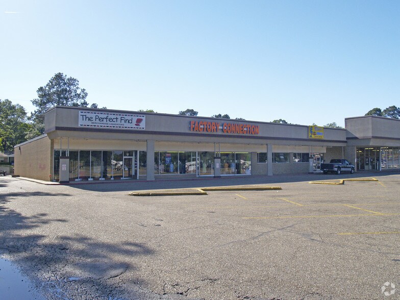 More Photos Of 2609-2633 N 7th St, West Monroe General Retail For Lease