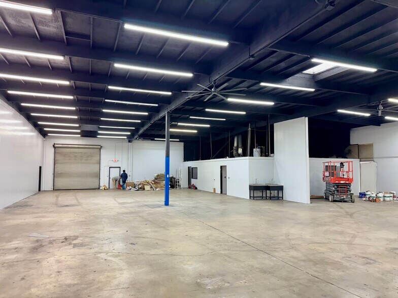 More Photos Of 14000 Rosecrans Ave, Santa Fe Springs Warehouse For Lease