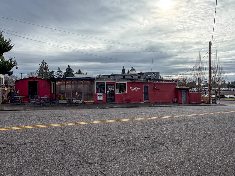 More Photos Of 8825 SW Canyon Rd, Portland Restaurant For Sale