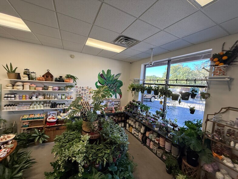 More Photos Of 4928 NW 39th Ave, Gainesville Unknown For Lease