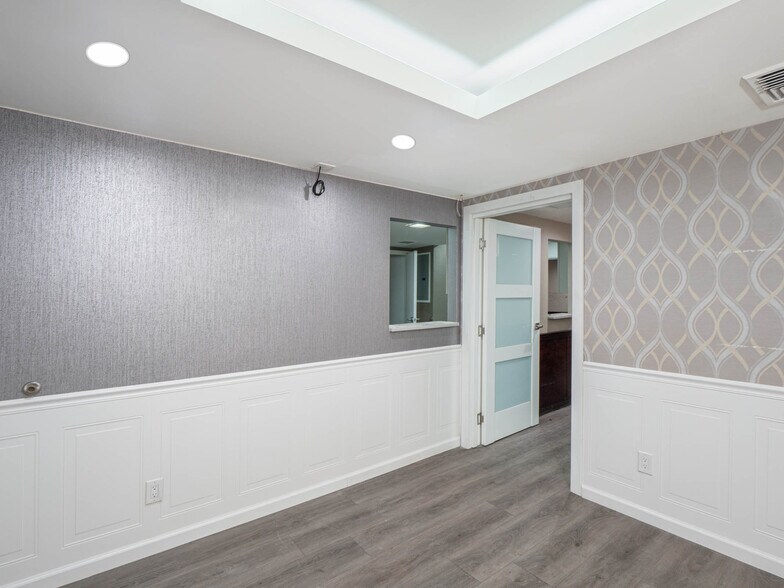 More Photos Of 116 Central Park S, New York Apartments For Lease
