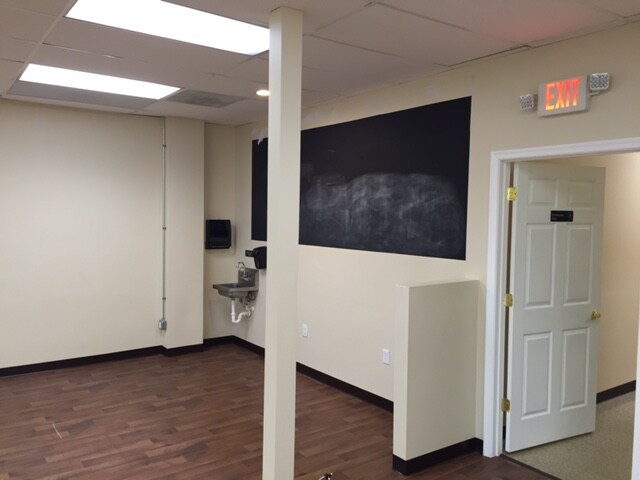 More Photos Of 5238-5246 Summit Bridge Rd, Middletown Storefront For Lease