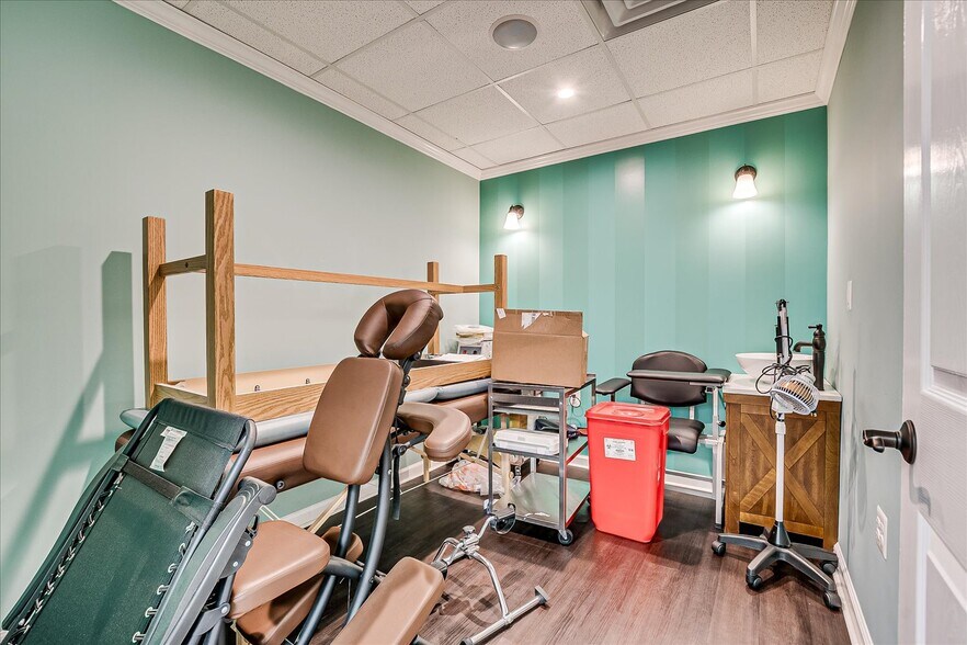 More Photos Of 72 Highway 27, Edison Medical For Sale