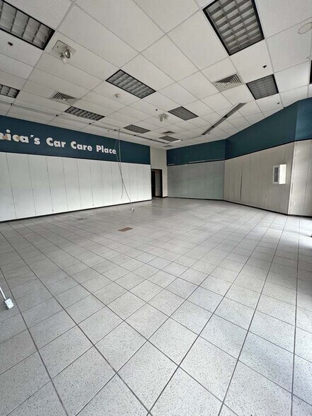 More Photos Of 317 Lincoln Hwy, Fairview Heights Auto Repair For Lease