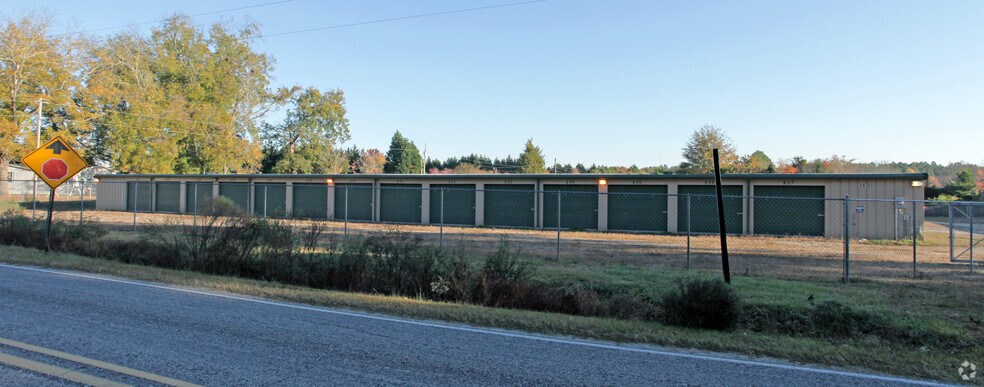More Photos Of 2915-2935 Stamey Livestock Rd, Dalzell Self Storage For Sale