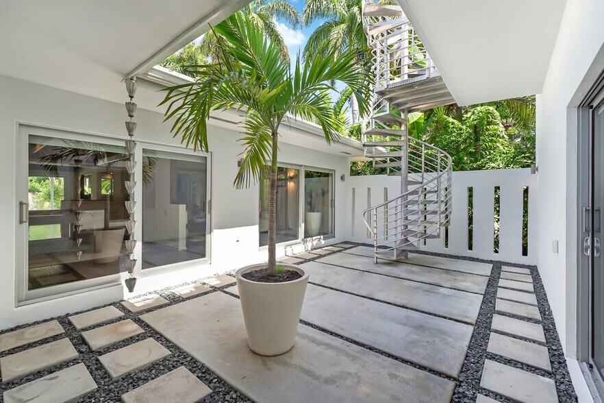 More Photos Of 5910 N Bayshore Dr, Miami Specialty For Sale