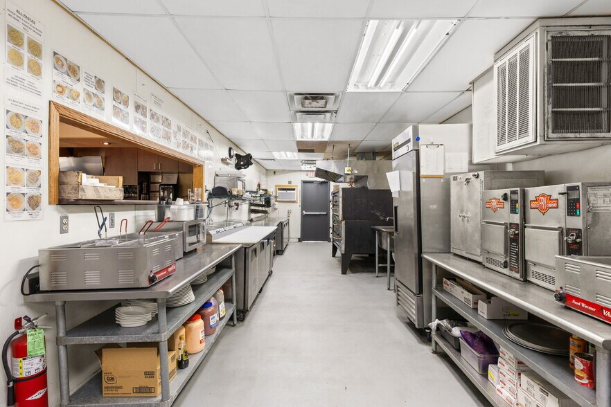 More Photos Of 2150 N State St, Iola Restaurant For Lease