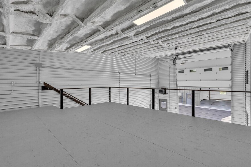 More Photos Of 453 Commerce St, Hayden Office For Sale
