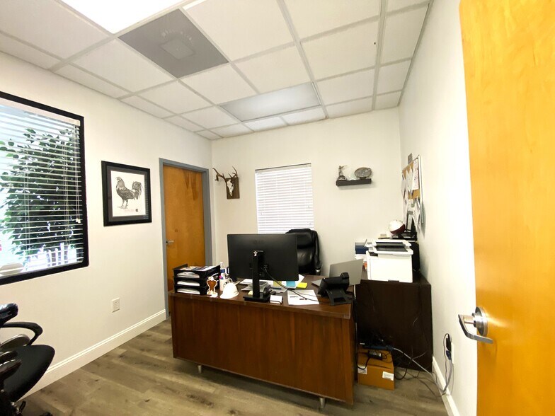 More Photos Of 116 Cromer Rd, West Columbia Light Distribution For Lease