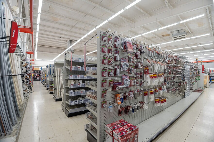 More Photos Of 3321 Holley Rd, Lizella Freestanding For Sale