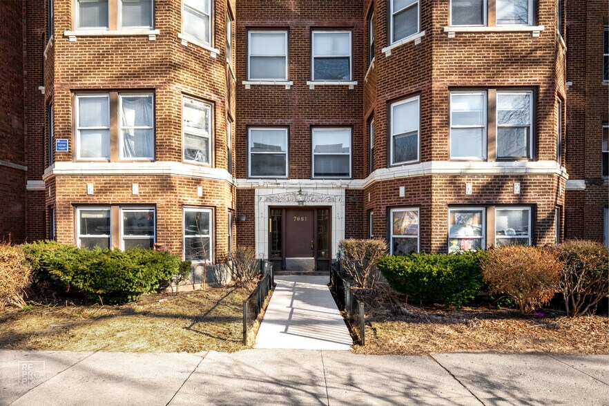 More Photos Of 7661 N Sheridan Rd, Chicago Apartments For Sale