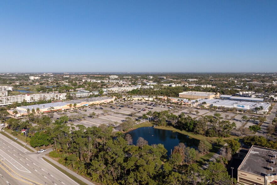 More Photos Of 13300 S Cleveland Ave, Fort Myers Freestanding For Lease