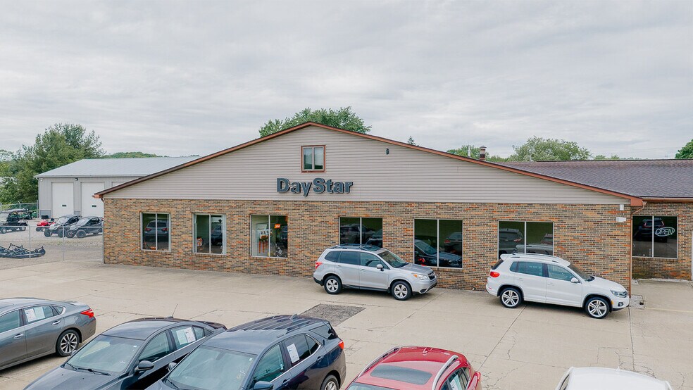 More Photos Of 206 S Carrollton St, Malvern Auto Dealership For Sale