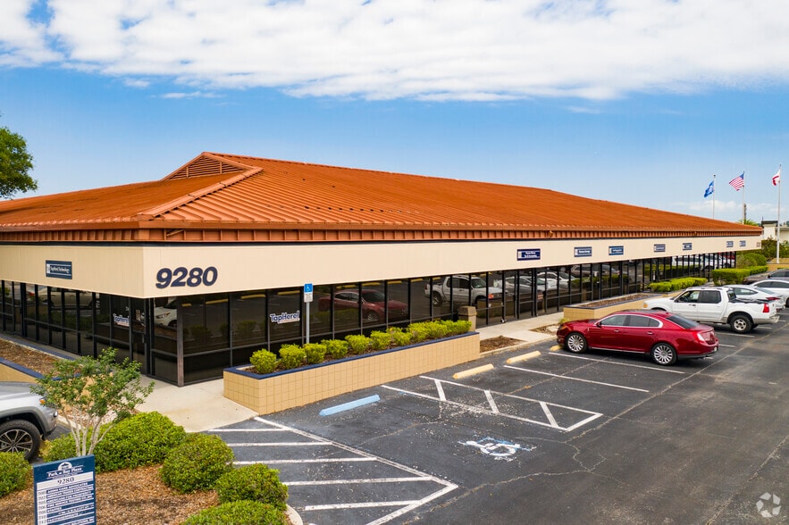 More Photos Of 9280 Bay Plaza Blvd, Tampa Unknown For Lease
