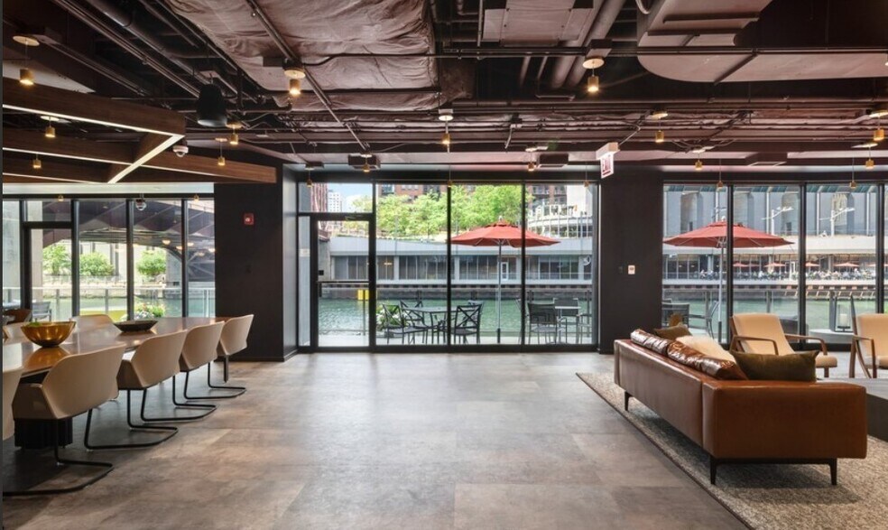 More Photos Of 150 N Wacker Dr, Chicago Office For Lease