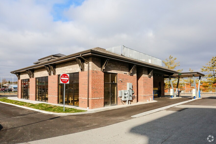 More Photos Of 431 S Locust St, Oxford Unknown For Lease