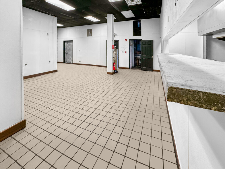 More Photos Of 107 E Main Cross St, Greenville Restaurant For Lease