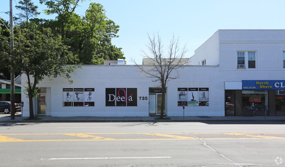 More Photos Of 735 Port Washington Blvd, Port Washington Storefront Retail Office For Lease