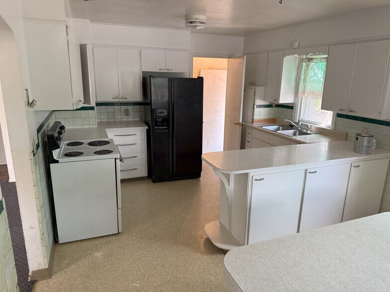 More Photos Of 2817 S Ray St, Spokane Office Residential For Sale