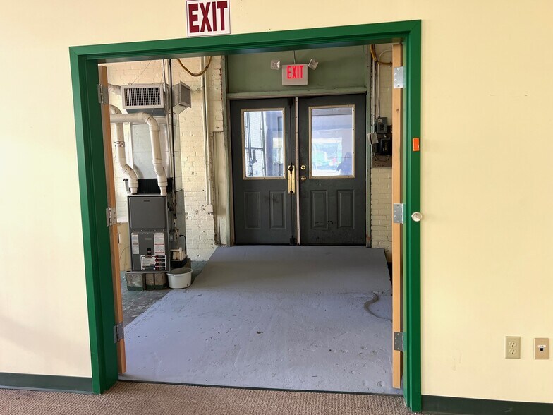 More Photos Of 222 Main St, Nashua Restaurant For Lease